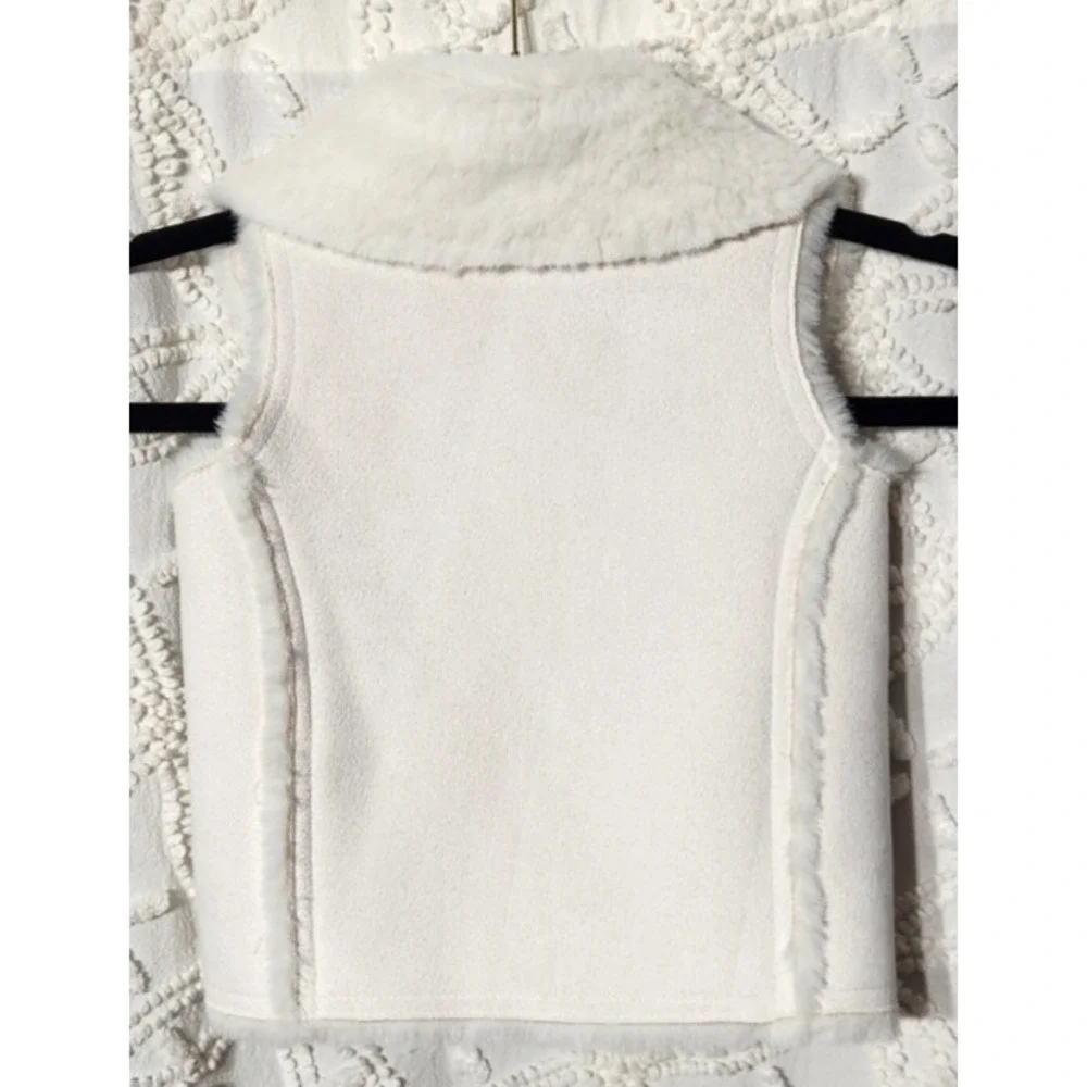 Gap Vest Toddler 2 White Faux Fur‎ Winter Warm Layering Dressy Family Pictures